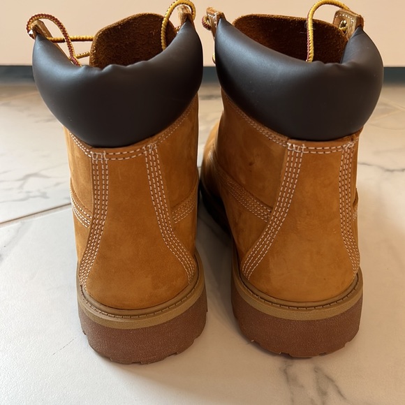 #Timberland boots size 5 used. Great condition have some minor stain - Picture 5 of 5